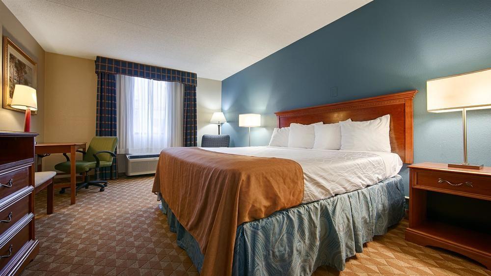 Best Western Dutch Valley Inn New Philadelphia Exterior photo