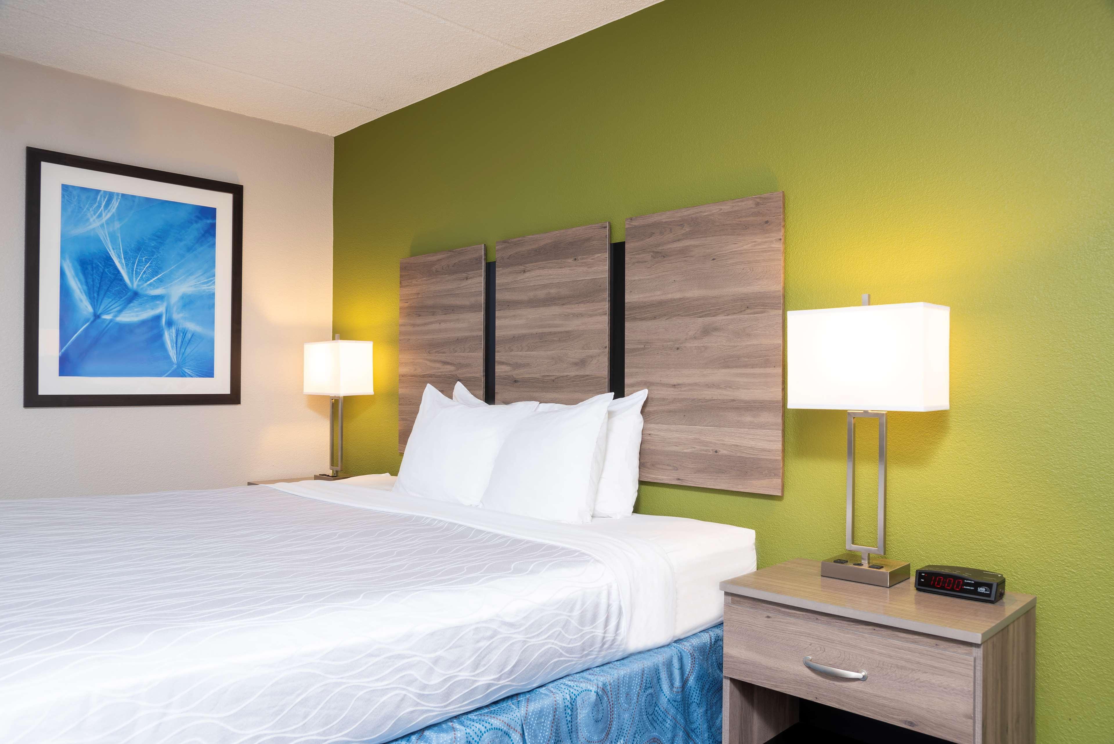 Best Western Dutch Valley Inn New Philadelphia Exterior photo