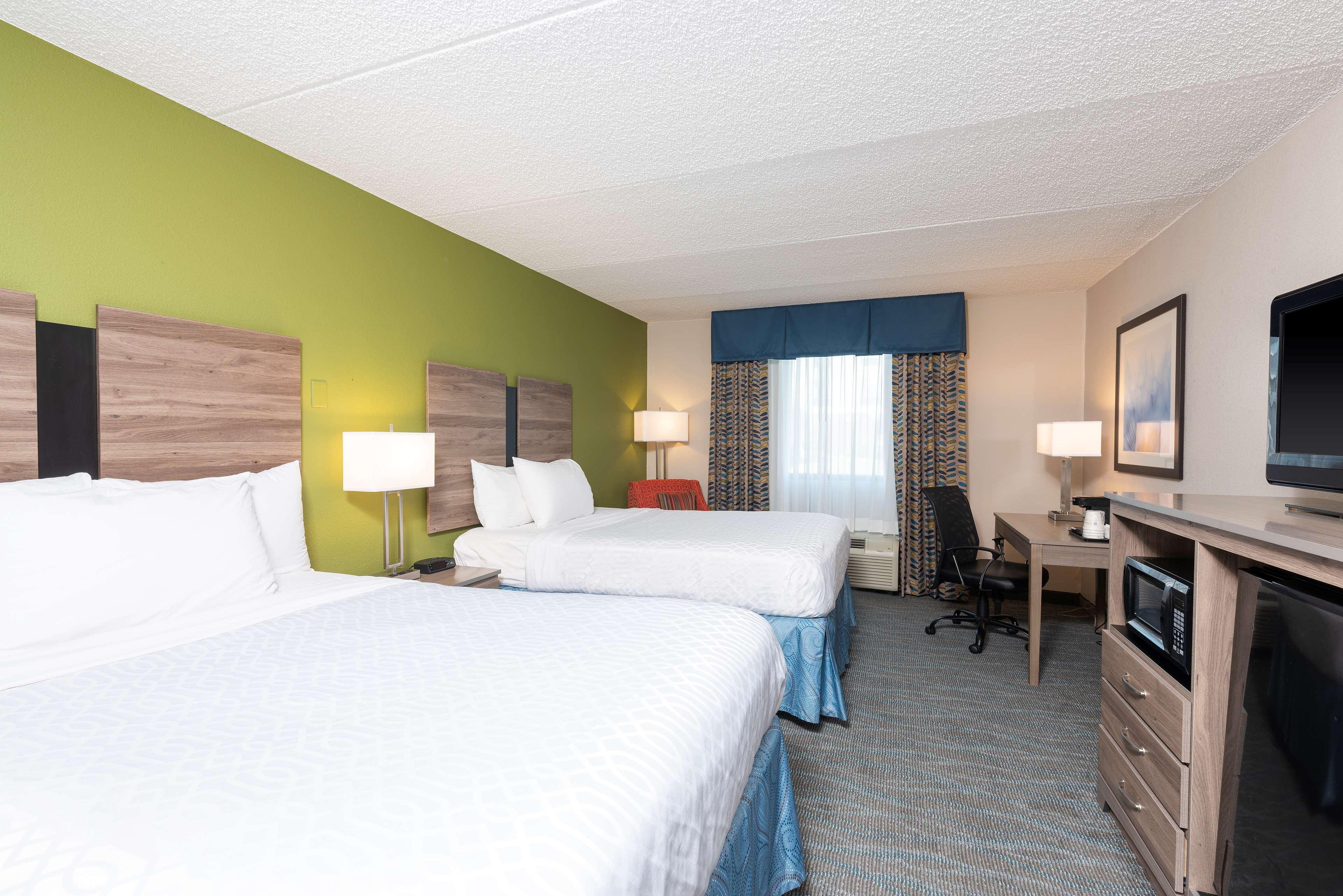 Best Western Dutch Valley Inn New Philadelphia Exterior photo